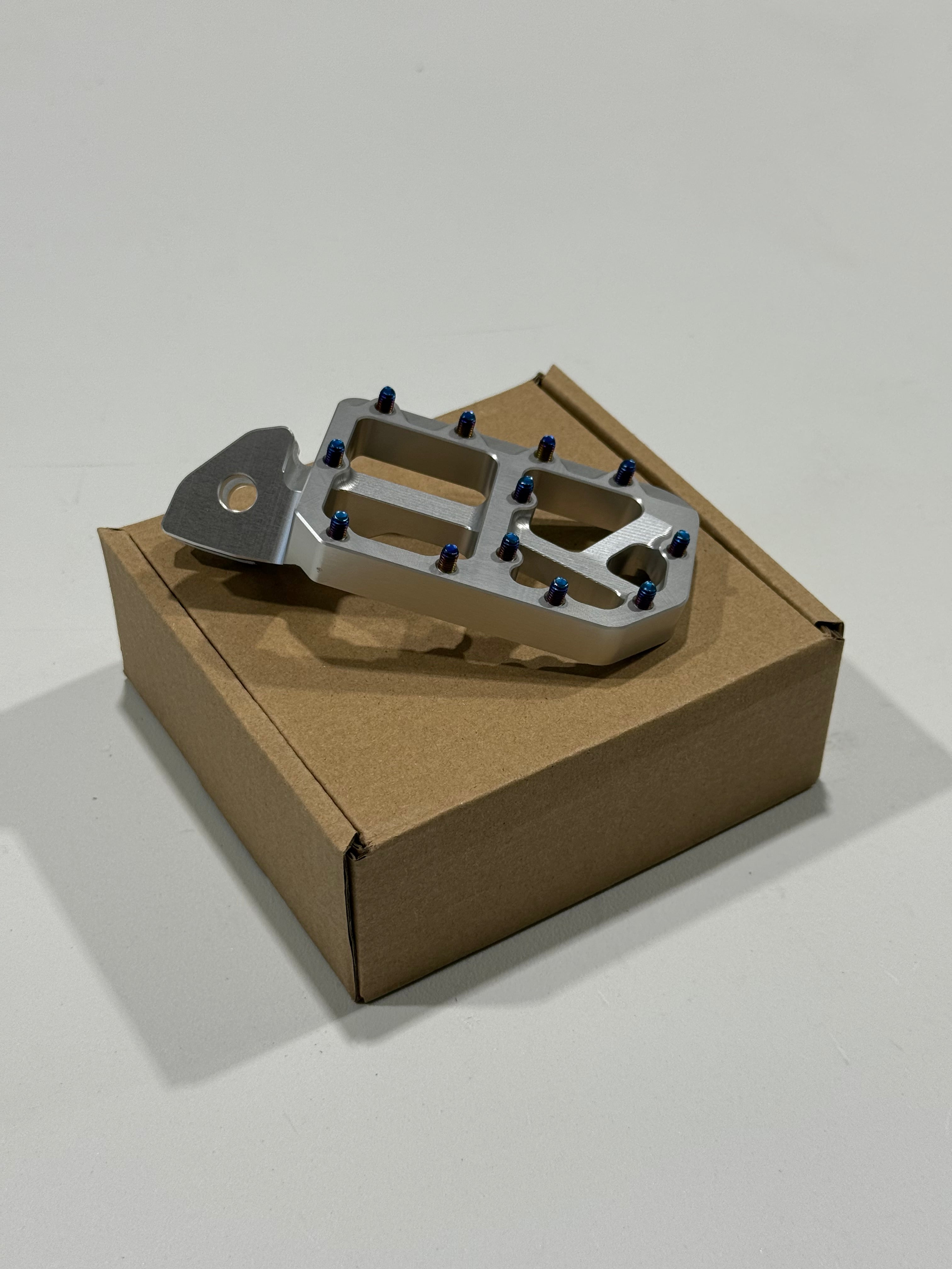 Pegs